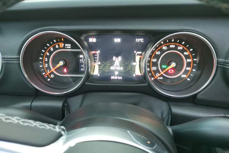 Used Jeep Gladiator 2023 3.6L Overland Instrument Cluster