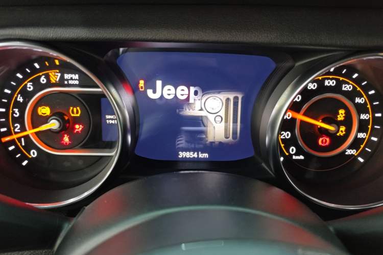 Used Jeep Gladiator 2023 3.6L Overland Instrument Cluster