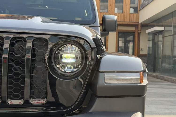Used Jeep Gladiator 2023 3.6L Overland Left Front Headlight