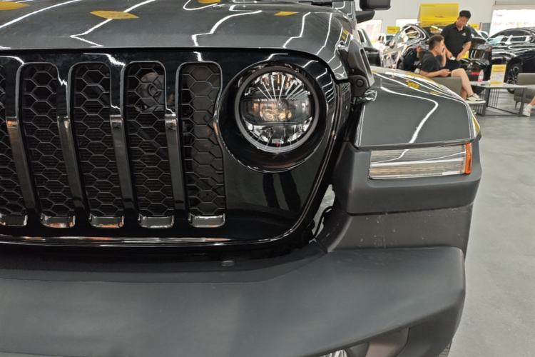 Used Jeep Gladiator 2023 3.6L Overland Left Front Headlight