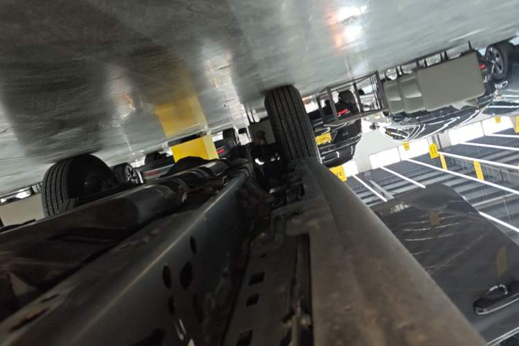 Used Jeep Gladiator 2023 3.6L Overland Right Side Sill