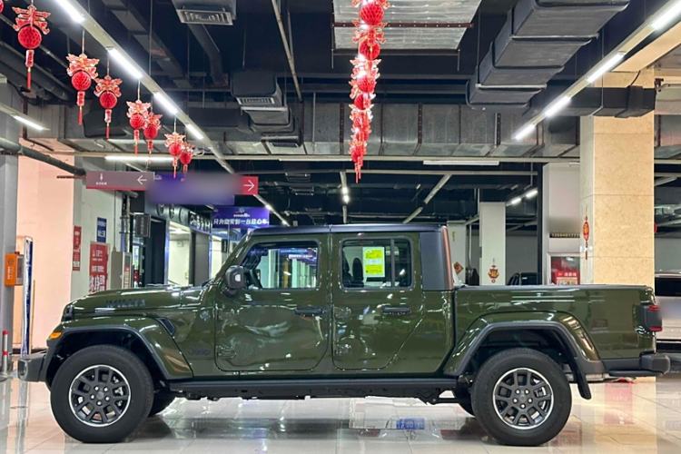 Used Jeep Gladiator 2023 3.6L Overland Exterior 3