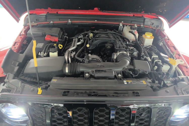 Used Jeep Gladiator 2023 3.6L Overland Engine Bay
