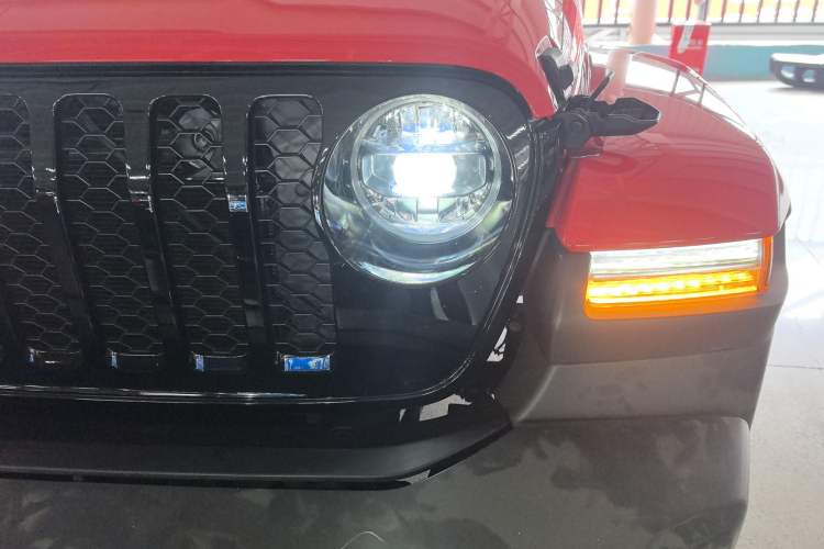 Used Jeep Gladiator 2023 3.6L Overland Left Front Headlight
