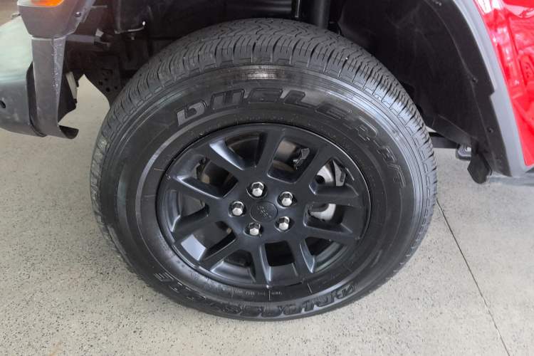 Used Jeep Gladiator 2023 3.6L Overland Left Front Wheel Hub