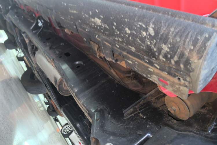 Used Jeep Gladiator 2023 3.6L Overland Left Side Sill