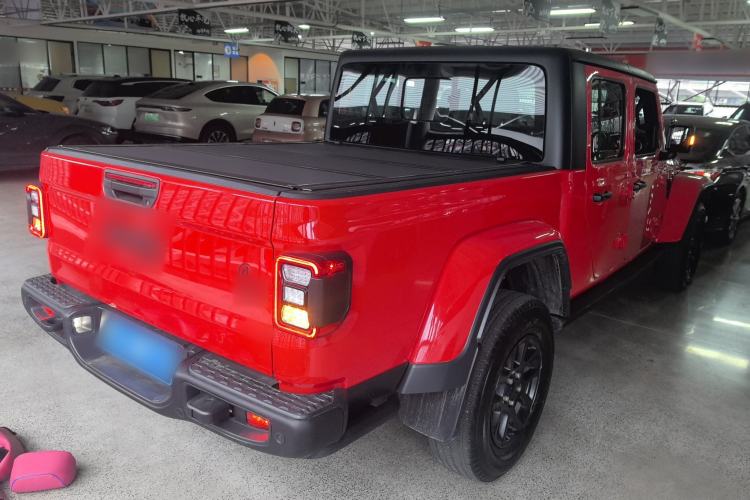 Used Jeep Gladiator 2023 3.6L Overland Rear Right 45 Deg