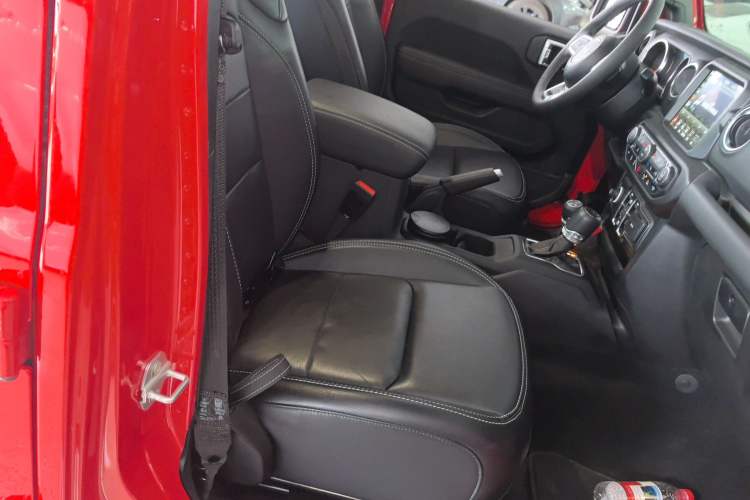 Used Jeep Gladiator 2023 3.6L Overland Right Front Seat