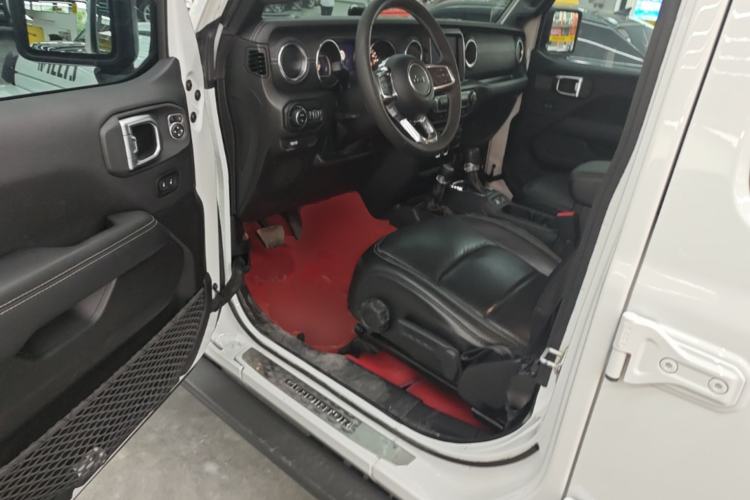 Used Jeep Gladiator 2023 3.6L Overland Driver Seat