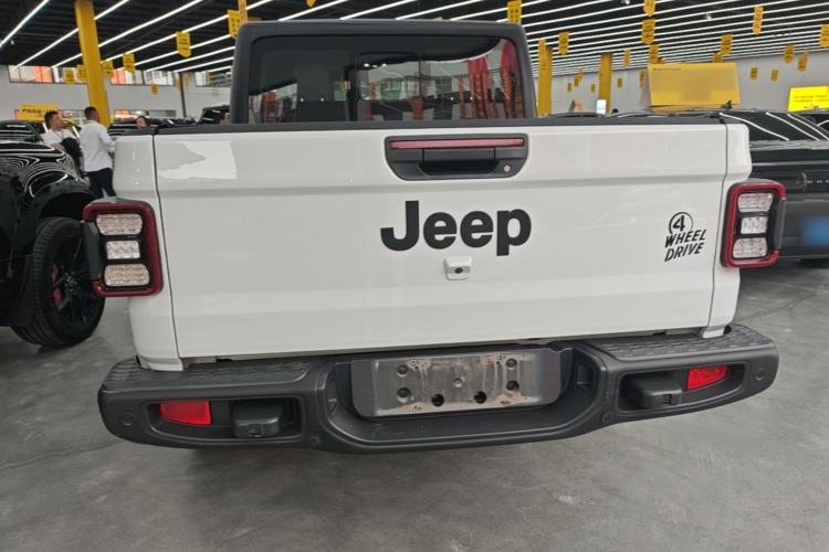 Used Jeep Gladiator 2023 3.6L Overland Rear