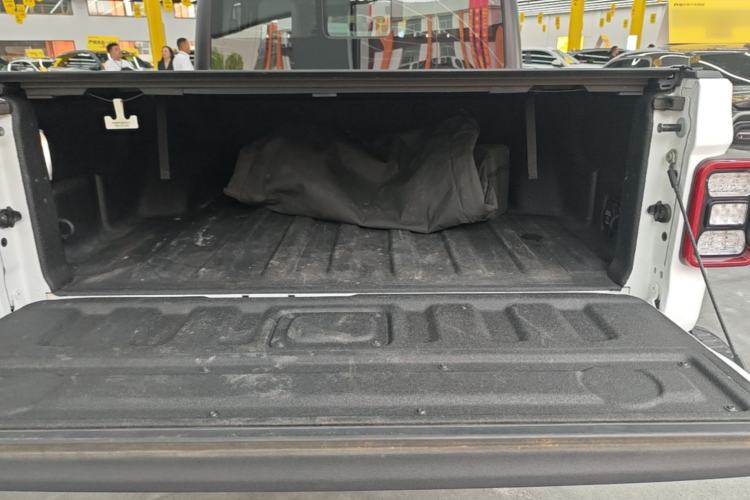 Used Jeep Gladiator 2023 3.6L Overland Trunk