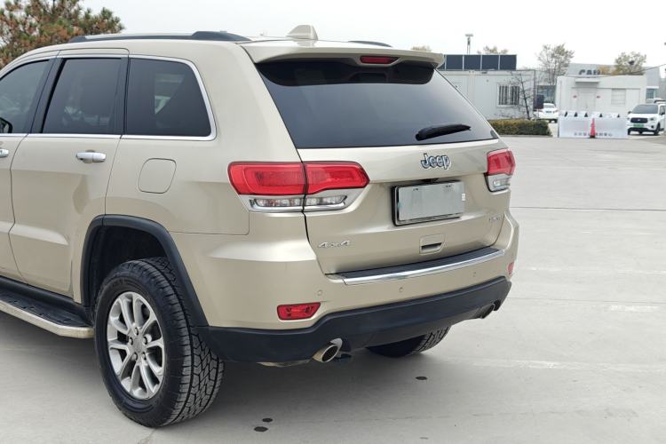 Used Jeep Grand Cherokee 2014 3.6L Elite Navigation Edition Exterior 3