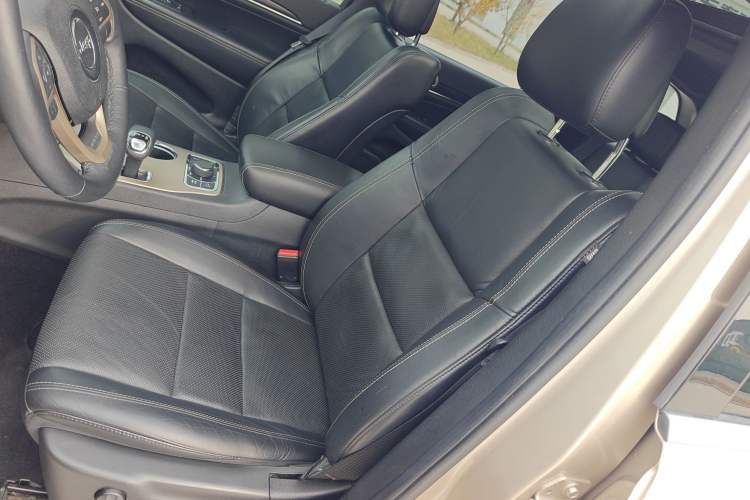 Used Jeep Grand Cherokee 2014 3.6L Elite Navigation Edition Left Front Seat
