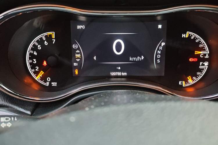 Used Jeep Grand Cherokee 2014 3.6L Elite Navigation Edition Odometer Close Up