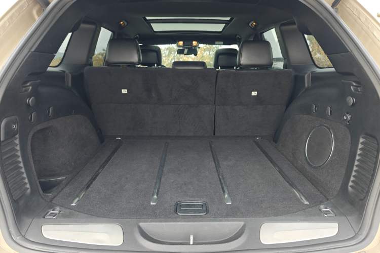 Used Jeep Grand Cherokee 2014 3.6L Elite Navigation Edition Trunk