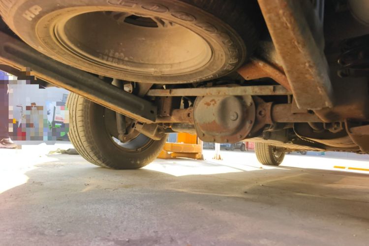 Used Jeep Grand Cherokee 2007 5.7L Chassis Rear