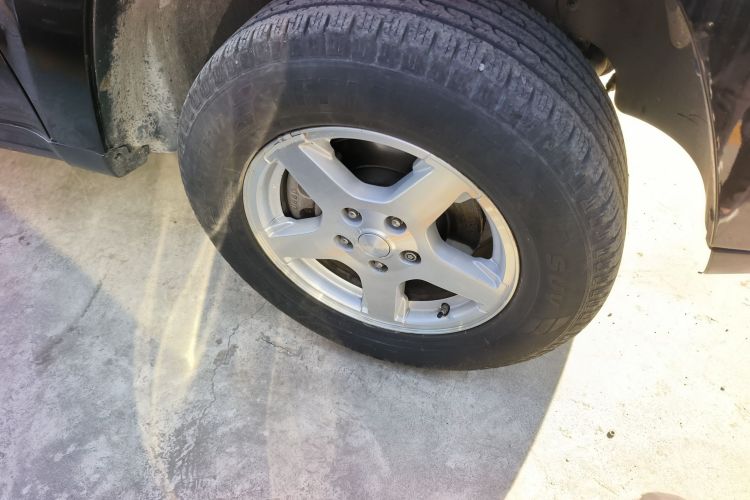 Used Jeep Grand Cherokee 2007 5.7L Right Front Wheel Hub