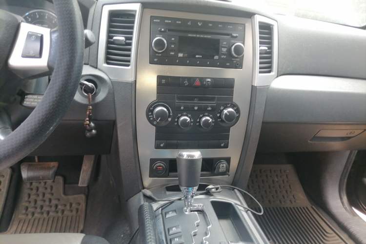 Used Jeep Grand Cherokee 2008 3.7L Audio And AC Panel