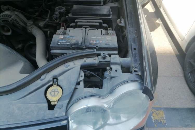 Used Jeep Grand Cherokee 2008 3.7L Engine Bay Left
