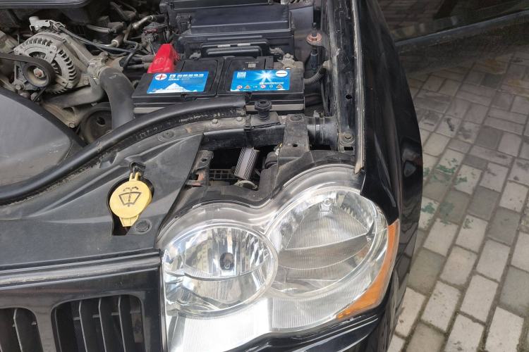 Used Jeep Grand Cherokee 2008 3.7L Engine Bay Left