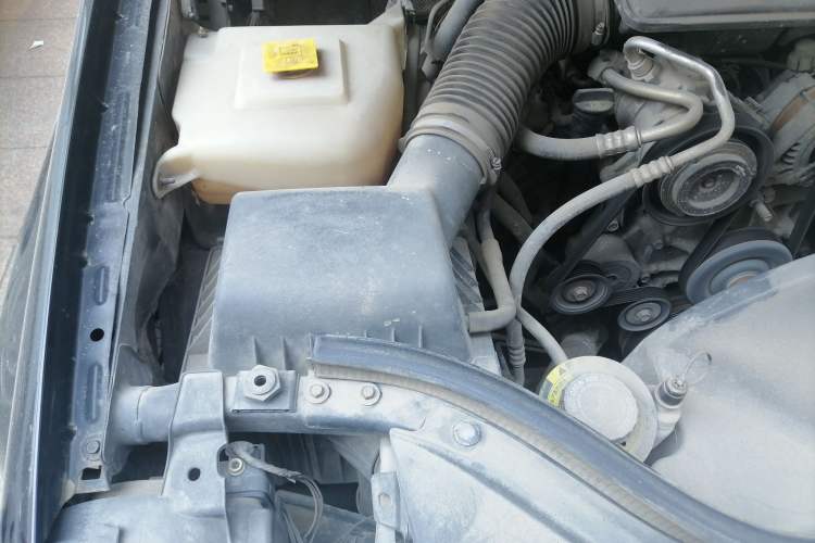 Used Jeep Grand Cherokee 2008 3.7L Engine Bay Right