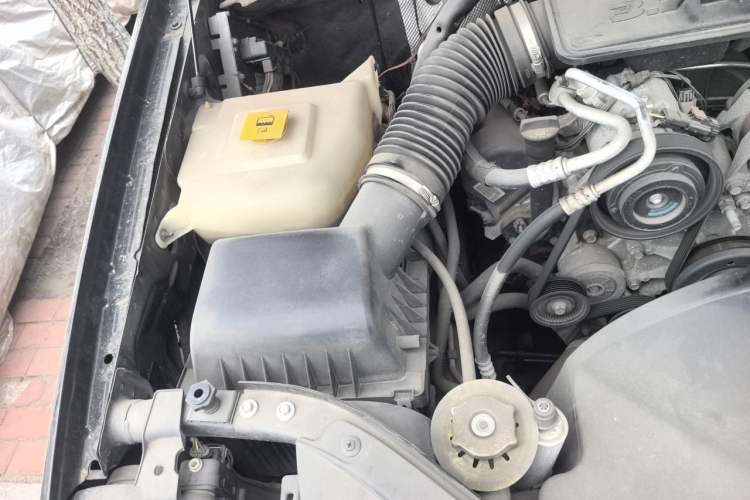 Used Jeep Grand Cherokee 2008 3.7L Engine Bay Right