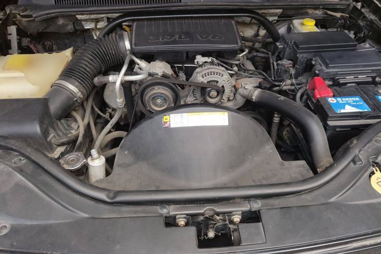 Used Jeep Grand Cherokee 2008 3.7L Engine Bay
