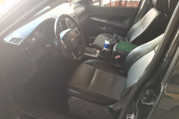 Used Jeep Grand Cherokee 2008 3.7L Left Front Seat