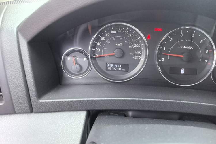 Used Jeep Grand Cherokee 2008 3.7L Odometer Close Up