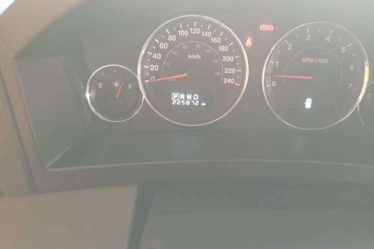 Used Jeep Grand Cherokee 2008 3.7L Odometer Close Up