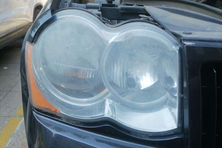 Used Jeep Grand Cherokee 2008 3.7L Right Front Headlight