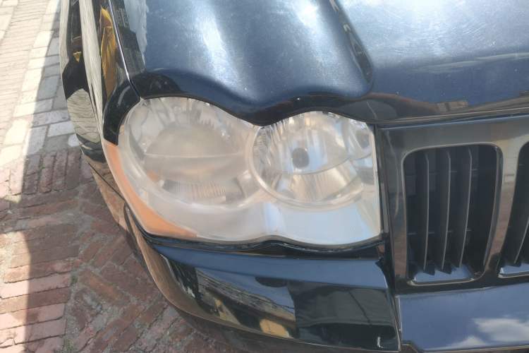 Used Jeep Grand Cherokee 2008 3.7L Right Front Headlight