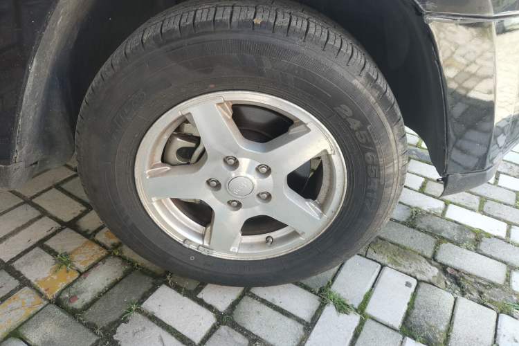 Used Jeep Grand Cherokee 2008 3.7L Right Front Wheel Hub