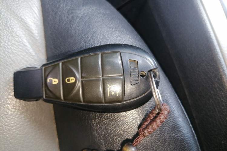 Used Jeep Grand Cherokee 2008 3.7L Vehicle Key