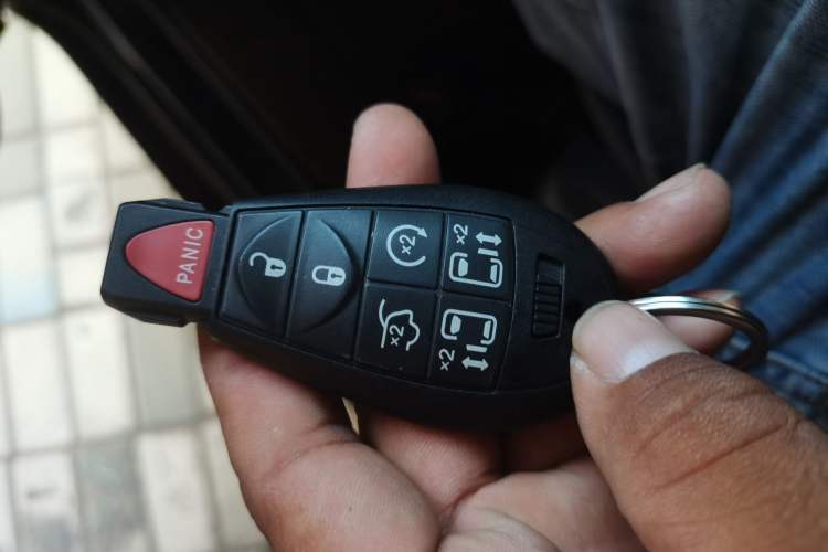 Used Jeep Grand Cherokee 2008 3.7L Vehicle Key