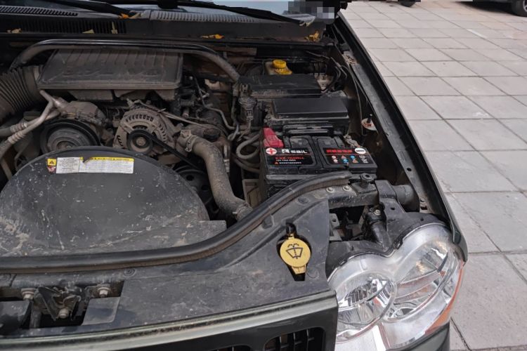 Used Jeep Grand Cherokee 2010 3.7L Engine Bay Left