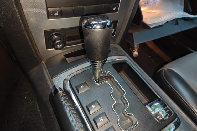 Used Jeep Grand Cherokee 2010 3.7L Gear Lever
