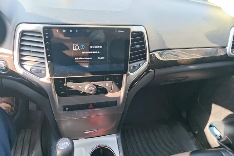 Used Jeep Grand Cherokee 2011 3.6L Comfort Edition Audio And AC Panel