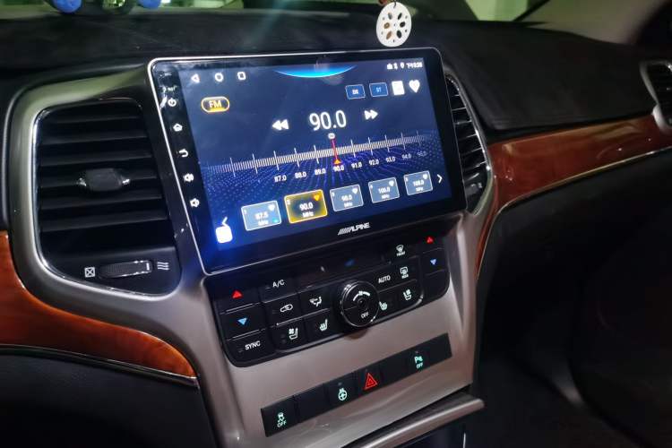 Used Jeep Grand Cherokee  Audio And AC Panel