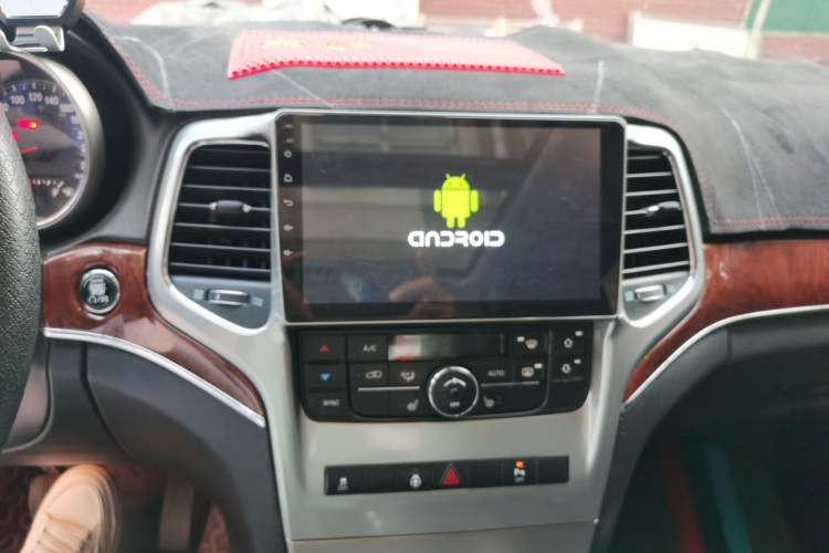 Used Jeep Grand Cherokee 2011 Revised 3.6L Luxury Navigation Edition Audio And AC Panel