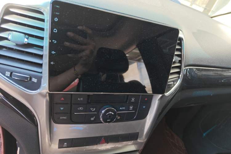 Used Jeep Grand Cherokee 2011 Revised Version 3.6L Comfort Edition Audio And AC Panel