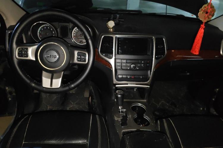 Used Jeep Grand Cherokee 2011 3.6L Luxury Edition Center Console