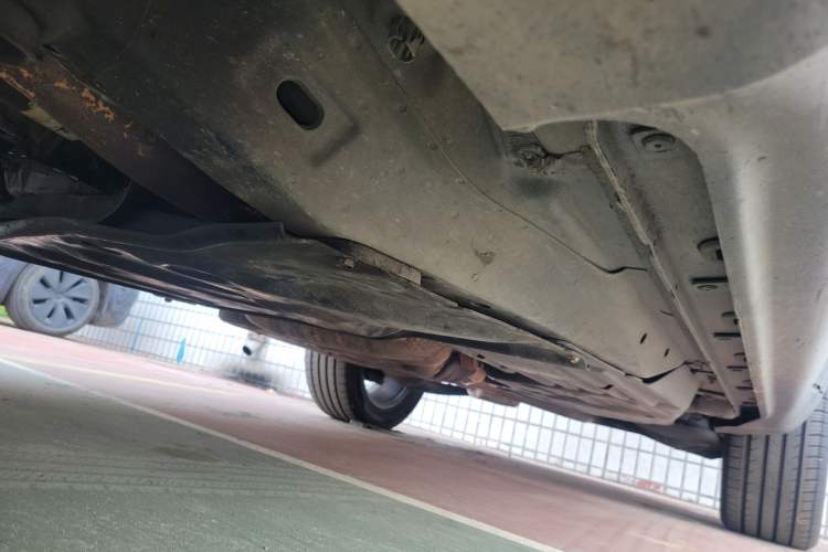 Used Jeep Grand Cherokee 2011 5.7L Flagship Navigation Edition Chassis Front Left