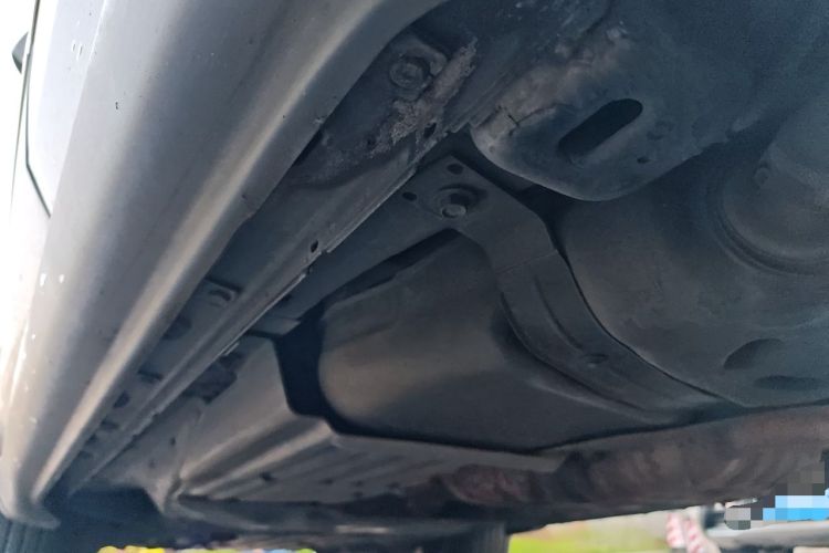 Used Jeep Grand Cherokee 2011 3.6L Luxury Navigation Edition Chassis Rear Left