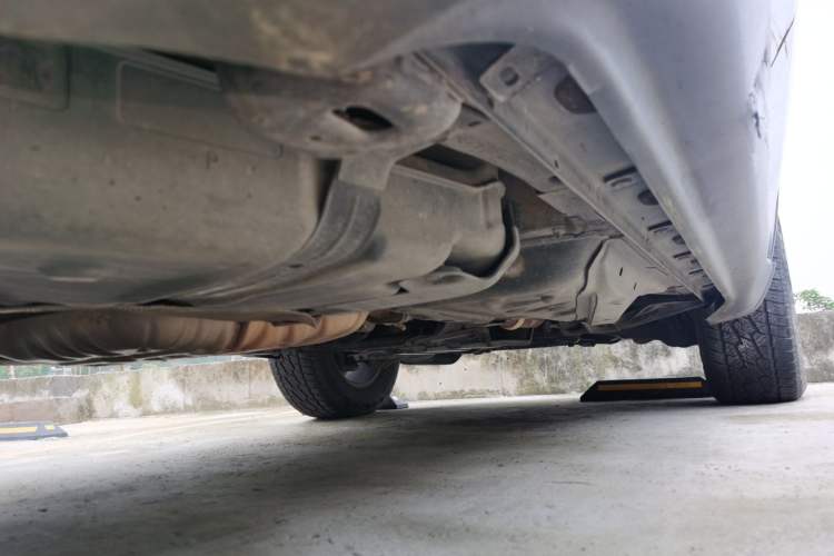Used Jeep Grand Cherokee 2011 3.6L Luxury Navigation Edition Chassis Rear Right