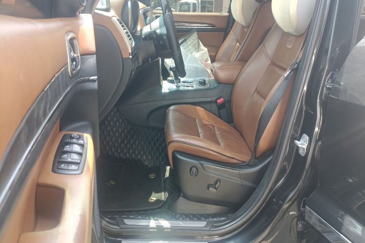 Used Jeep Grand Cherokee 2011 5.7L Flagship Navigation Edition Driver Seat