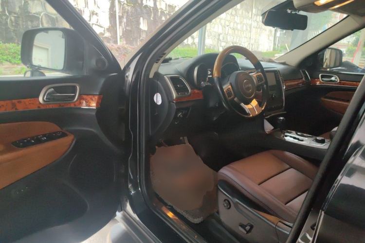 Used Jeep Grand Cherokee 2011 3.6L Flagship Edition Driver Seat