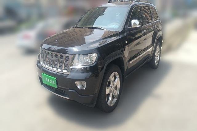 Ojetý Jeep Grand Cherokee 2011 5.7L Flagship Navigation Edition