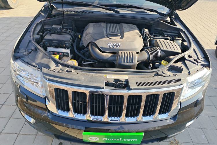 Used Jeep Grand Cherokee 2011 3.6L Comfort Edition Engine Bay