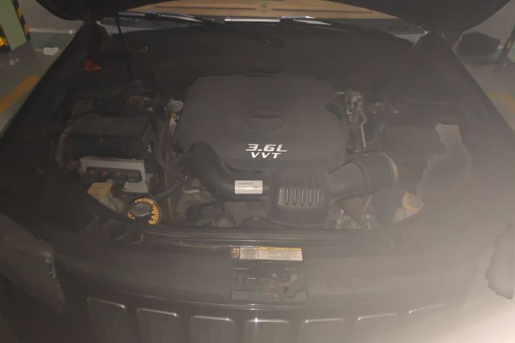 Used Jeep Grand Cherokee 2011 Revised 3.6L Flagship Edition Engine Bay